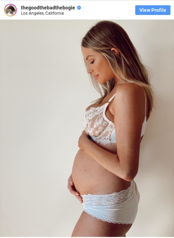 Why We Love Lingerie In Pregnancy Photoshoots – Bra Doctor's Blog