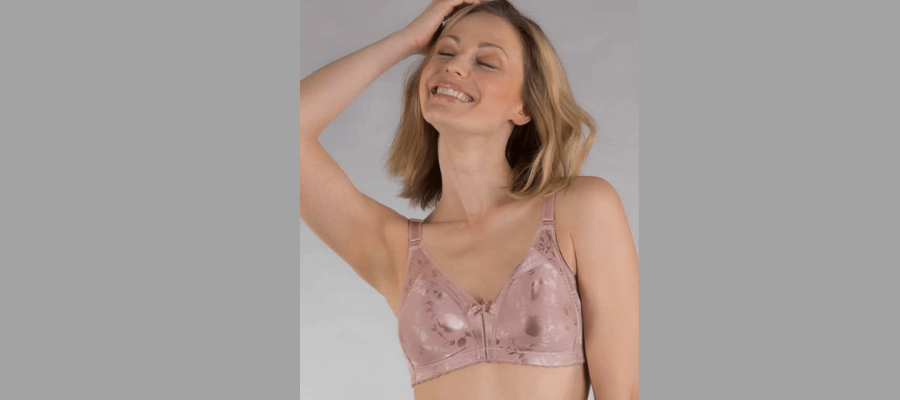Best Wireless Bra 2018 by Soma Intimates featured on Fashion Blogger
